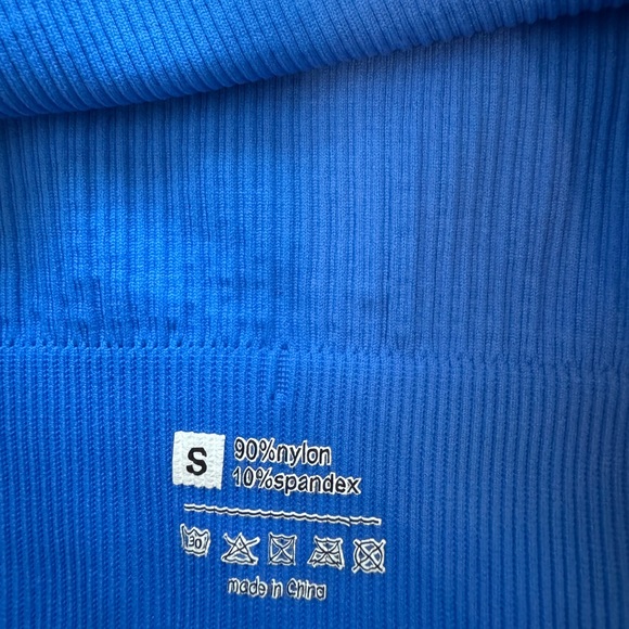 Blue top - Picture 3 of 3